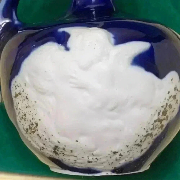 Antique CUPID CHERUB Kissing WOMAN MAIDEN Hand Painted COBALT Vase JUG - Picture 3 of 4